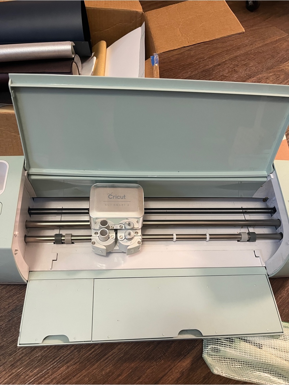 Cricut Explore Air 2 Cutting Machine in Mint with Vinyl and Mats - Picture 5 of 8